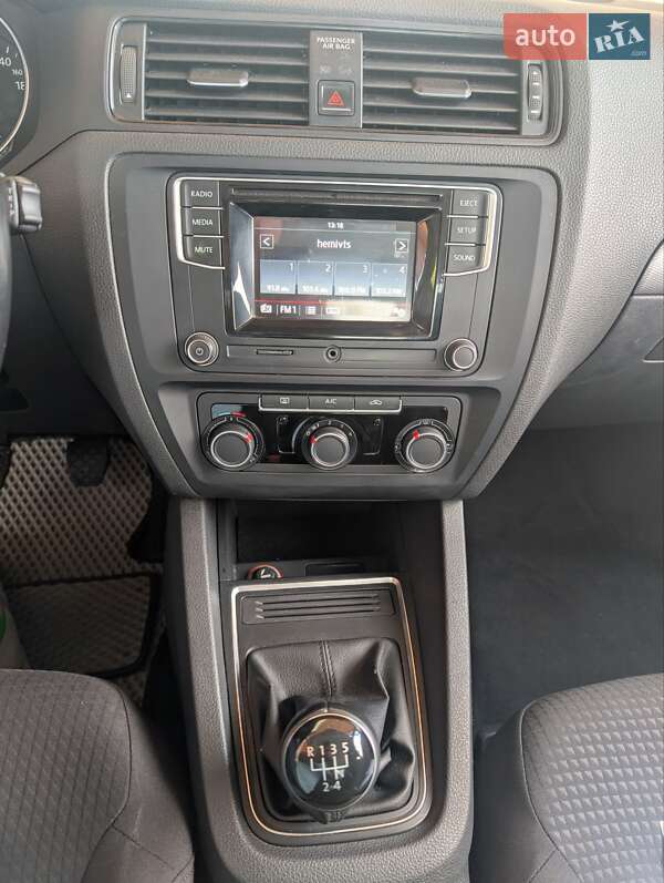 Седан Volkswagen Jetta 2016 в Черновцах