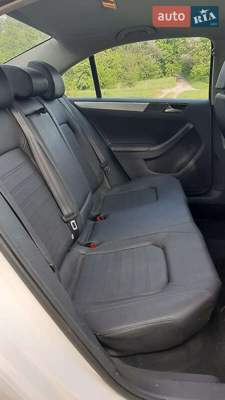 Седан Volkswagen Jetta 2010 в Вышгороде