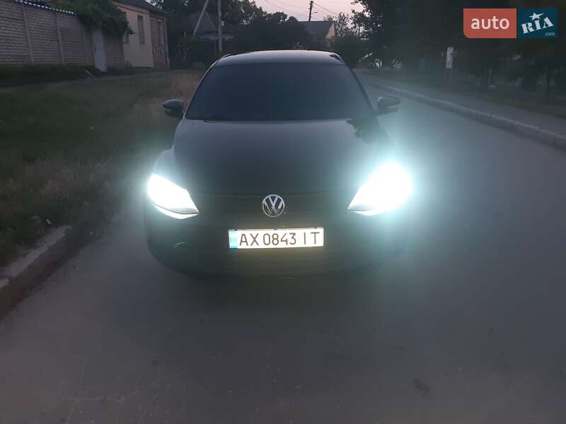 Седан Volkswagen Jetta 2014 в Харькове