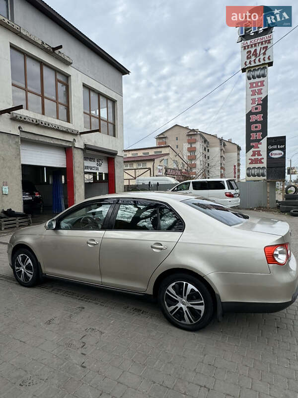 Седан Volkswagen Jetta 2006 в Одесі