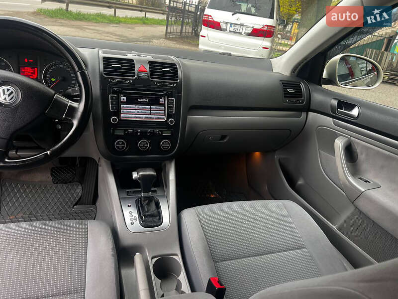 Седан Volkswagen Jetta 2006 в Одесі