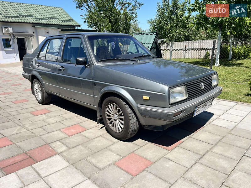 Седан Volkswagen Jetta 1987 в Львове