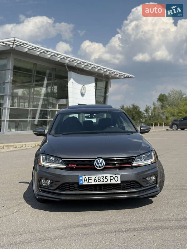 Седан Volkswagen Jetta 2017 в Днепре