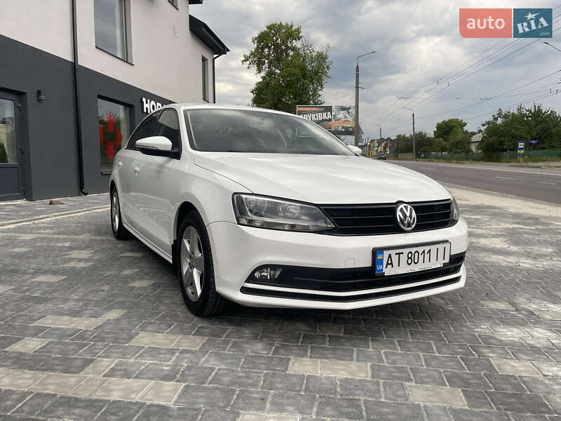 Седан Volkswagen Jetta 2016 в 