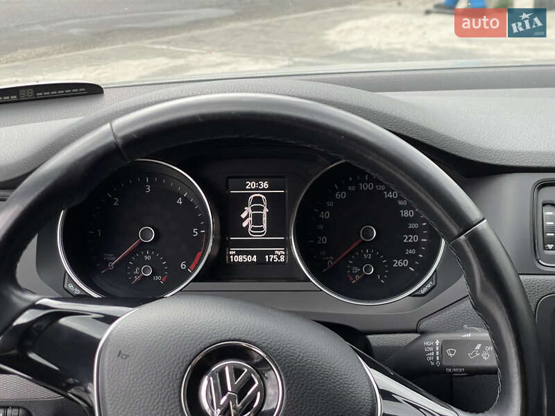 Седан Volkswagen Jetta 2016 в Ивано-Франковске