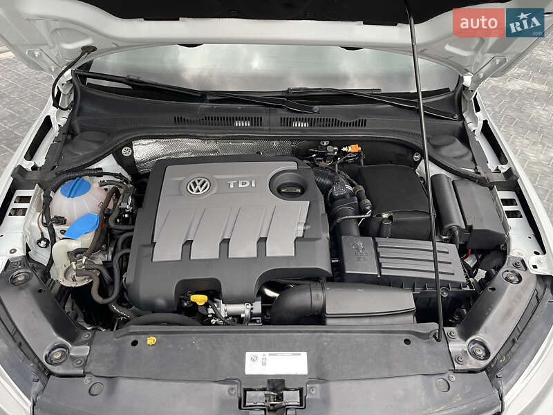 Седан Volkswagen Jetta 2016 в Ивано-Франковске