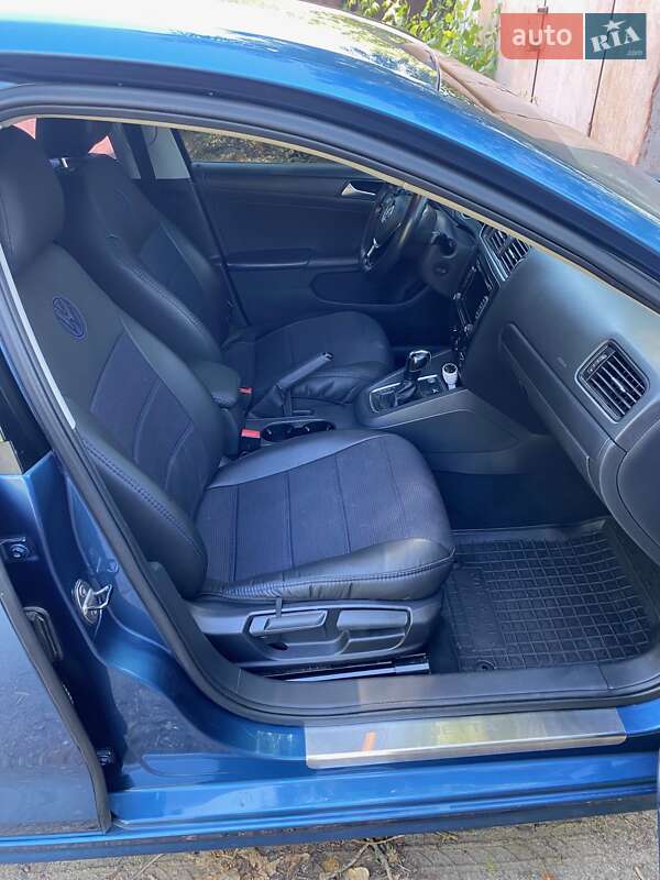Седан Volkswagen Jetta 2014 в Полтаве