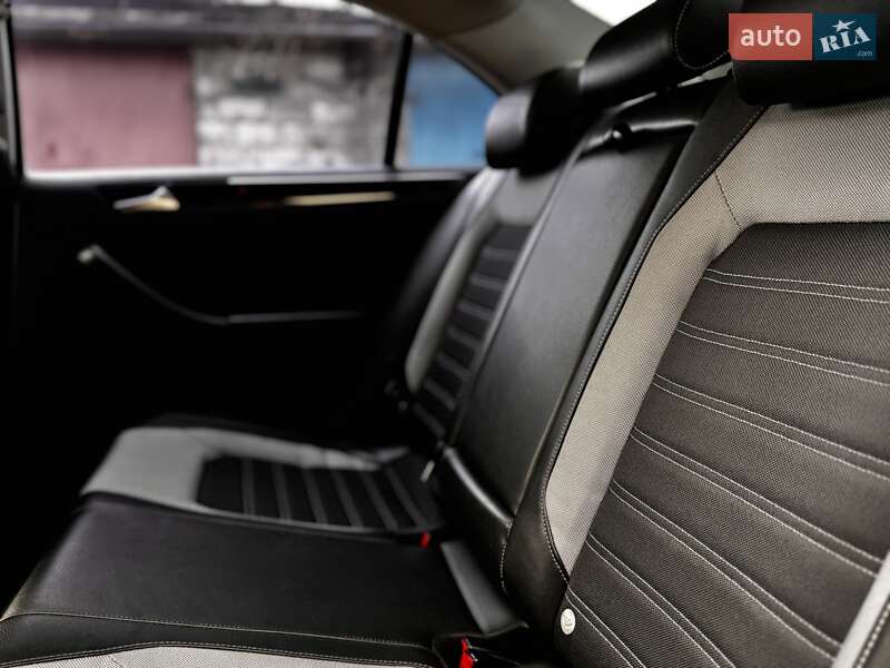 Седан Volkswagen Jetta 2016 в Дніпрі фото 17 Седан Volkswagen Jetta 2016 в Дніпрі