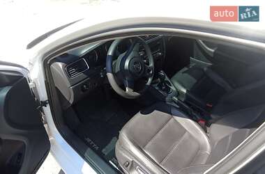 Седан Volkswagen Jetta 2013 в 