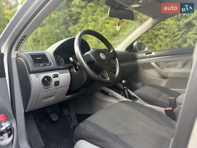 Седан Volkswagen Jetta 2006 в Киеве