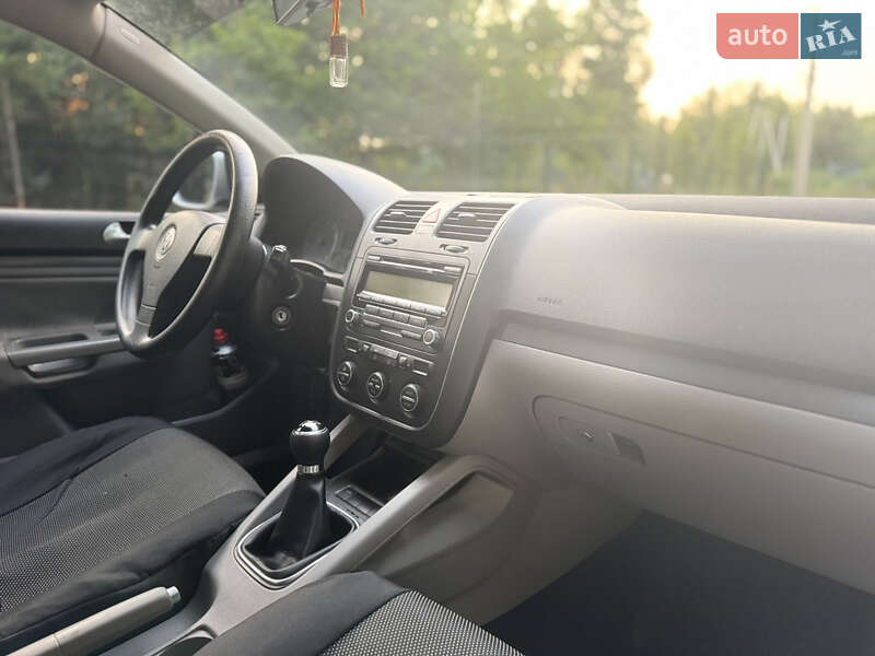 Седан Volkswagen Jetta 2006 в Киеве
