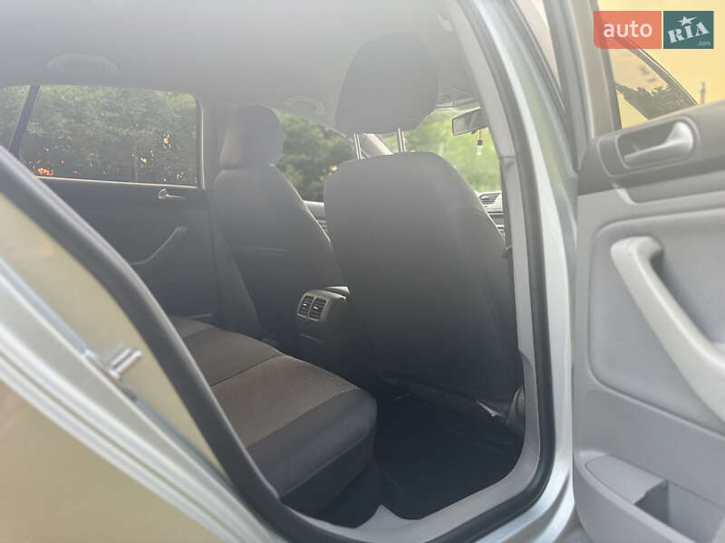 Седан Volkswagen Jetta 2006 в Киеве
