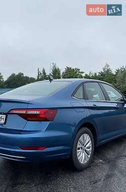 Седан Volkswagen Jetta 2019 в 