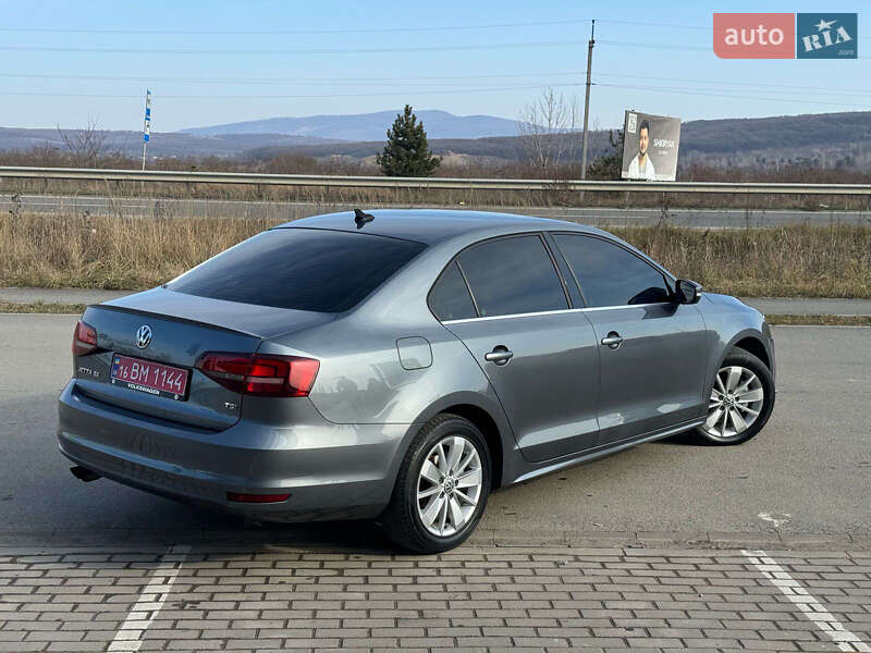 Седан Volkswagen Jetta 2016 в Ужгороде