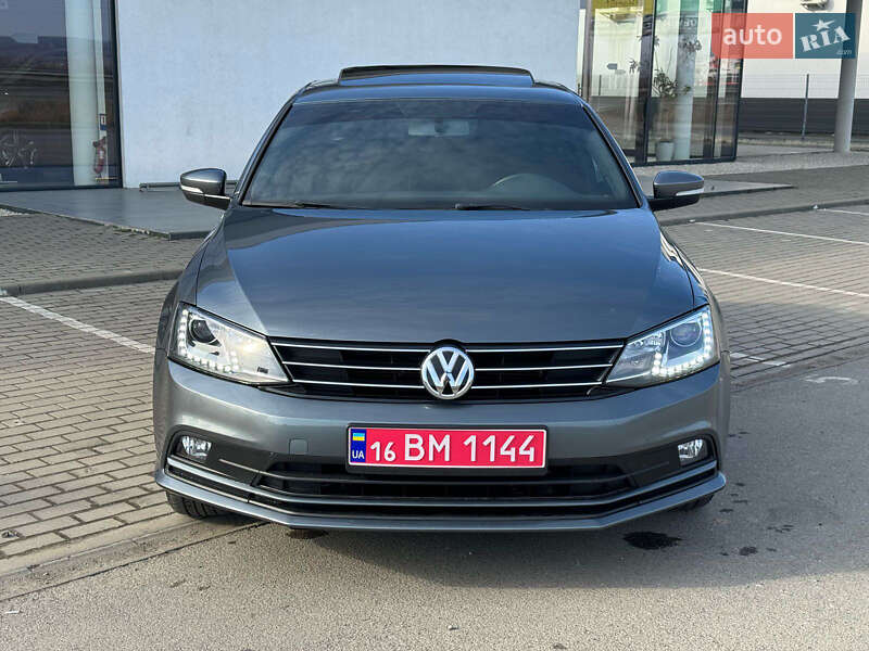 Седан Volkswagen Jetta 2016 в Ужгороде