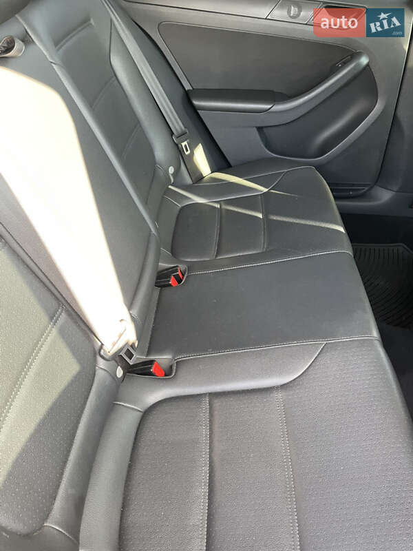 Седан Volkswagen Jetta 2013 в Подільську