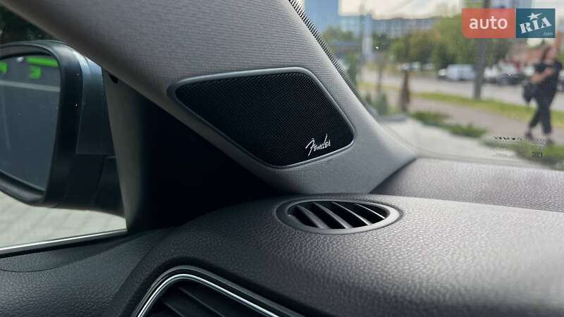 Седан Volkswagen Jetta 2015 в Львове