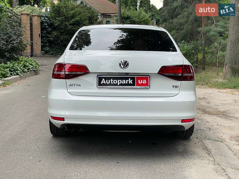 Седан Volkswagen Jetta 2016 в Киеве