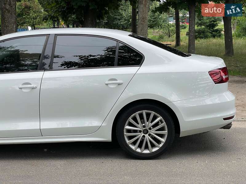 Седан Volkswagen Jetta 2016 в Киеве