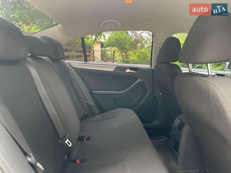 Седан Volkswagen Jetta 2016 в Киеве