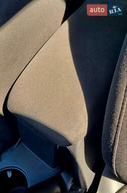 Седан Volkswagen Jetta 2012 в 