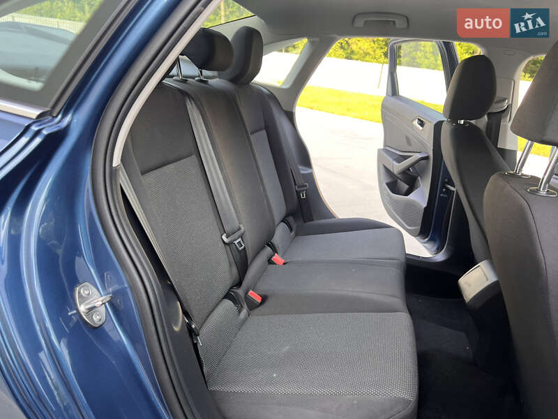 Седан Volkswagen Jetta 2019 в Луцке