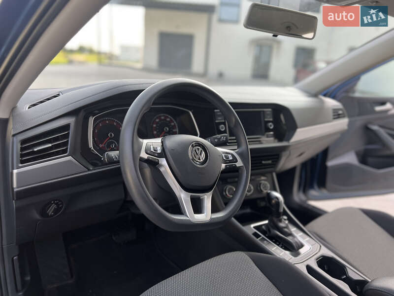 Седан Volkswagen Jetta 2019 в Луцке