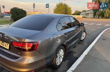 Седан Volkswagen Jetta 2016 в 