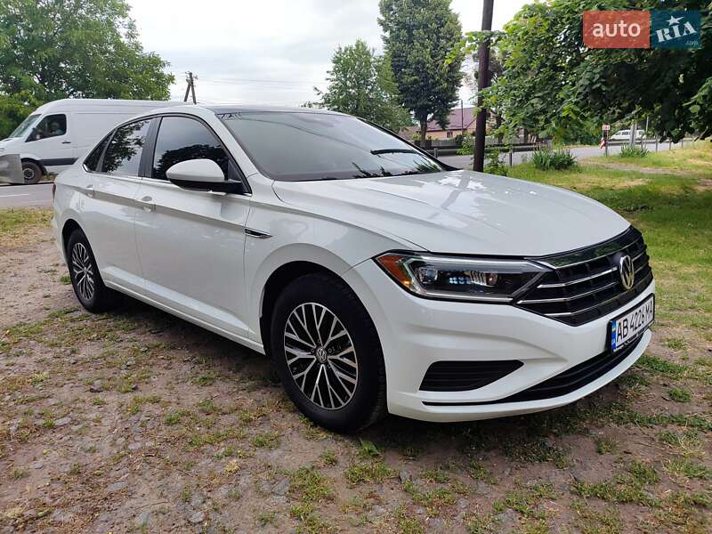 Седан Volkswagen Jetta 2018 в Киеве
