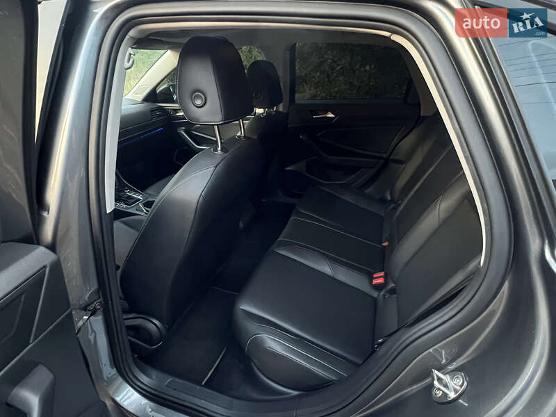 Седан Volkswagen Jetta 2018 в Кривом Роге