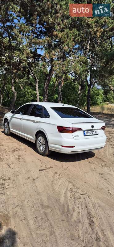 Седан Volkswagen Jetta 2018 в Днепре