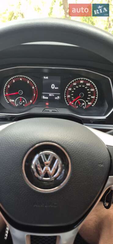 Седан Volkswagen Jetta 2018 в Днепре