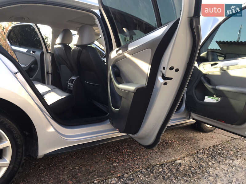 Седан Volkswagen Jetta 2012 в Яготині