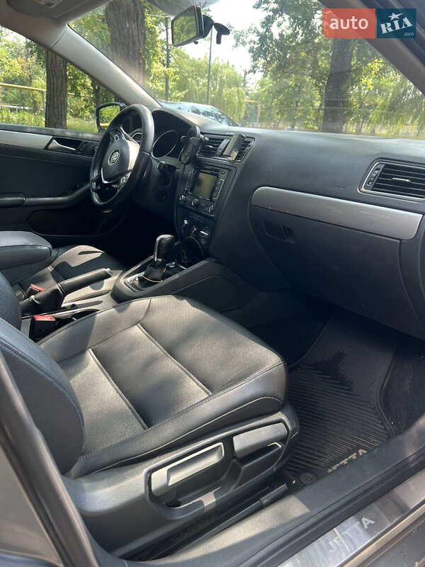 Седан Volkswagen Jetta 2015 в Киеве