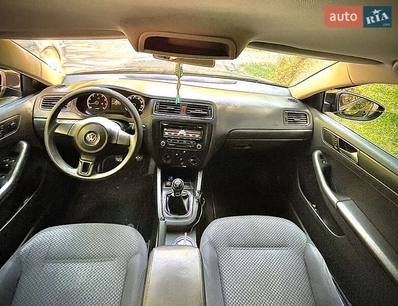 Седан Volkswagen Jetta 2012 в Днепре