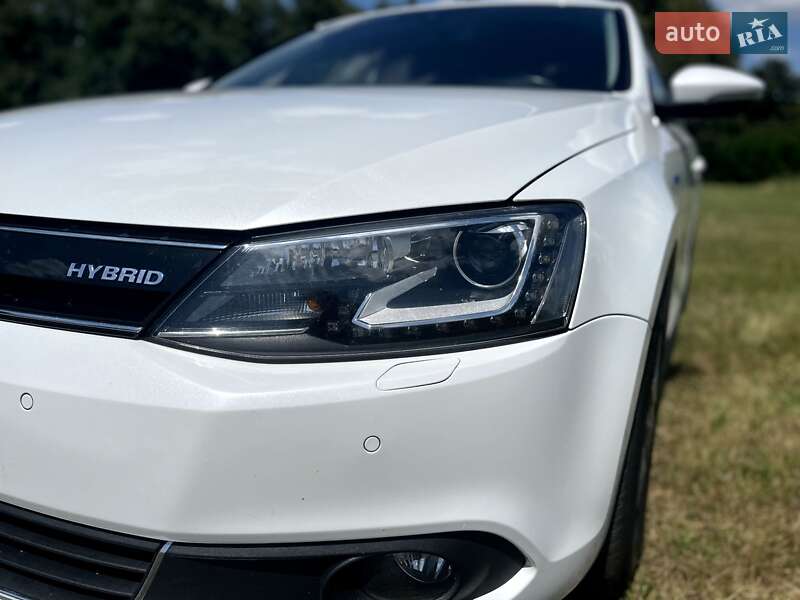 Седан Volkswagen Jetta 2013 в 