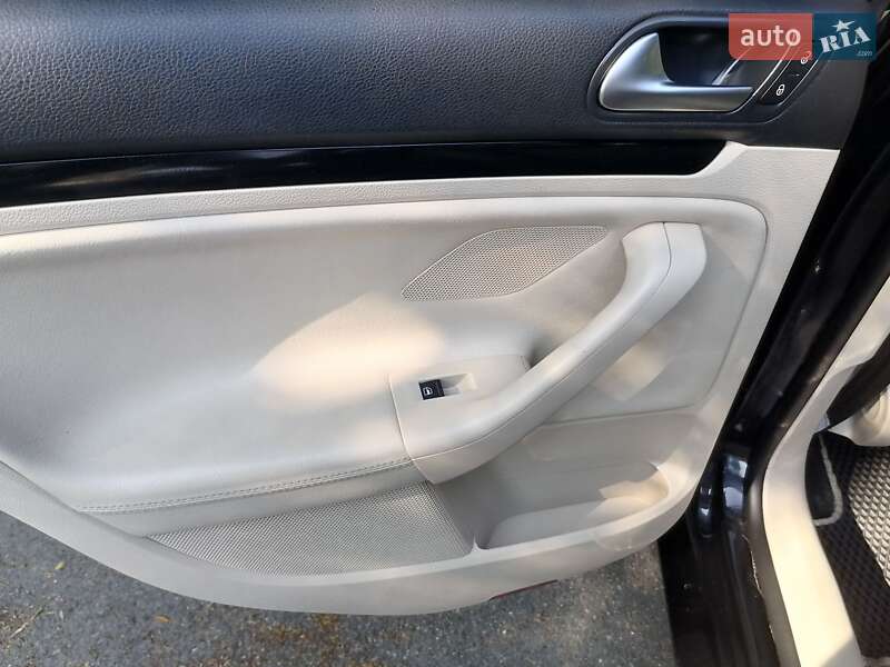 Универсал Volkswagen Jetta 2012 в Киеве