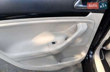 Универсал Volkswagen Jetta 2012 в 