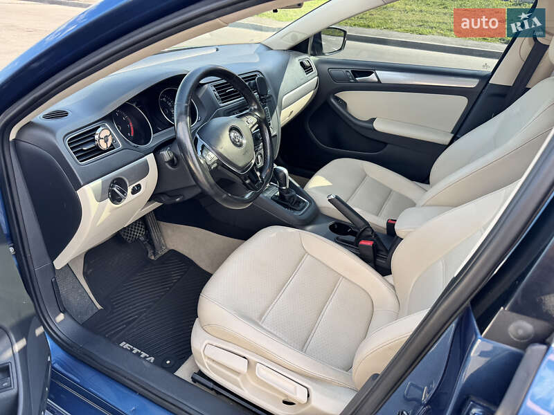 Седан Volkswagen Jetta 2014 в Чернигове