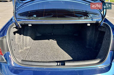 Седан Volkswagen Jetta 2014 в 