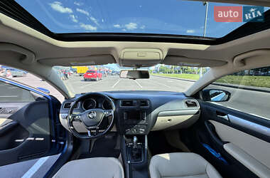 Седан Volkswagen Jetta 2014 в 