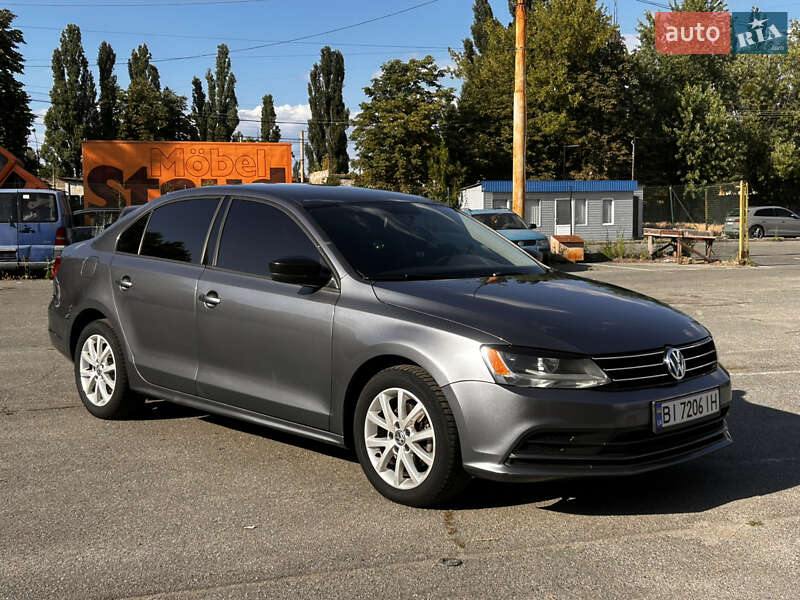 Седан Volkswagen Jetta 2015 в Киеве