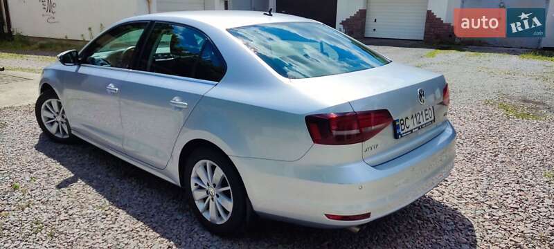 Седан Volkswagen Jetta 2016 в Львове