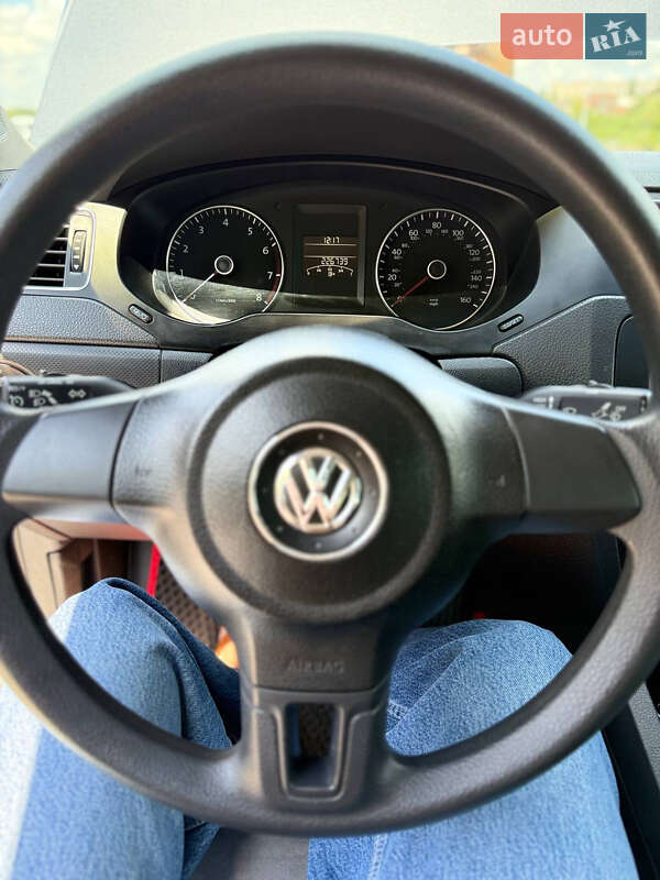 Седан Volkswagen Jetta 2014 в Вінниці