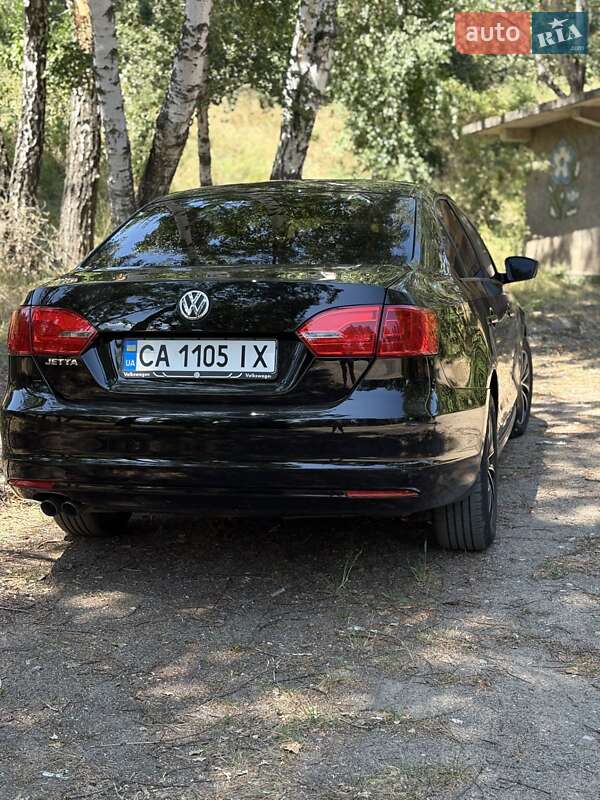 Седан Volkswagen Jetta 2012 в Черкасах