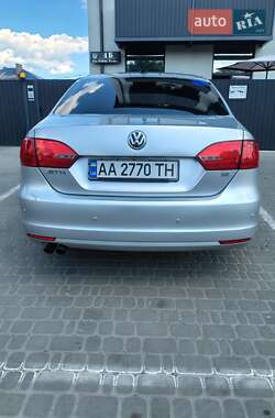 Седан Volkswagen Jetta 2013 в Києві