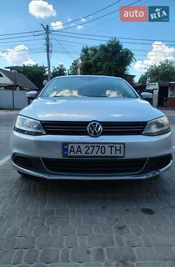 Седан Volkswagen Jetta 2013 в 