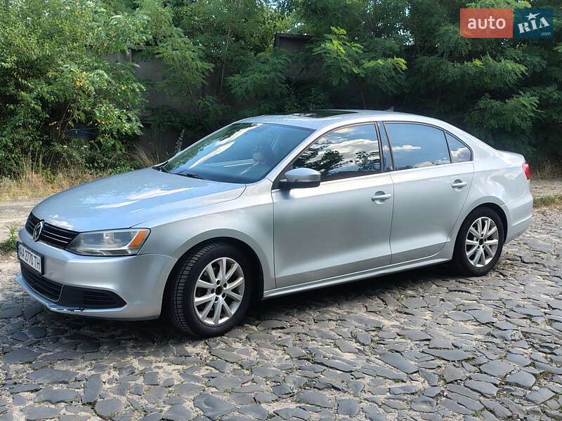 Седан Volkswagen Jetta 2013 в Киеве