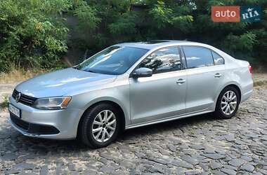 Седан Volkswagen Jetta 2013 в 