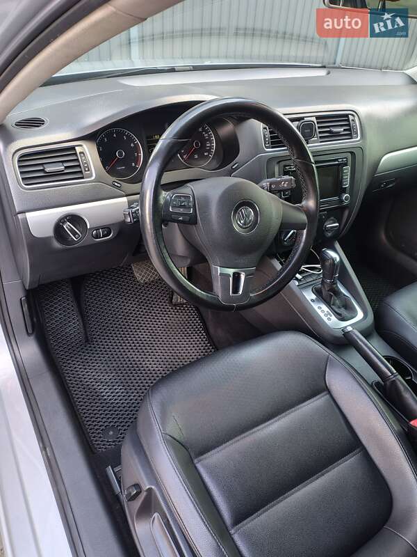 Седан Volkswagen Jetta 2013 в Киеве